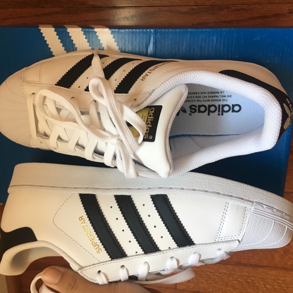 ❌SOLD❌.  💛ADIDAS SUPERSTAR💛BRAND NEW WITH BOX. NEVER WORN